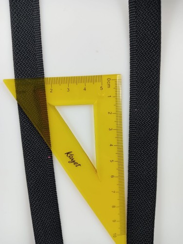 taśma spodniowa spódnicowa 1,7mm czarny.jpg