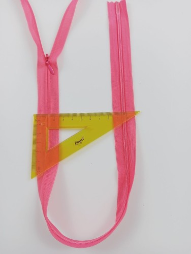 60 cm malinowy róż fuksja na koronce.jpg