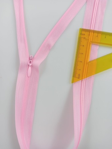 55 cm cukierkowy róż kryty na koronce.jpg