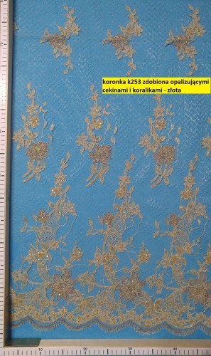 Koronka k253 złota zdobiona opalizujacymi cekinami i koralikami.jpg
