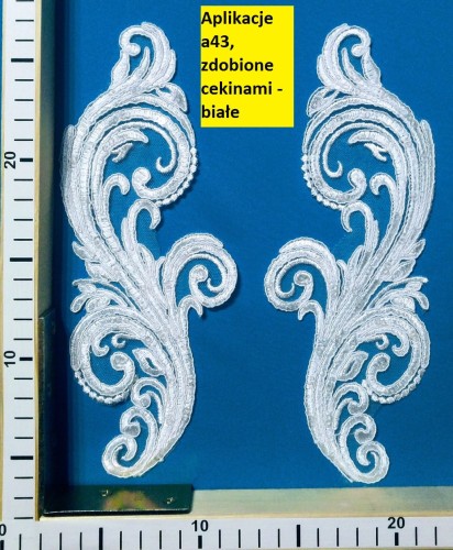 aplikacje a43 białe zdobione cekinami.jpg